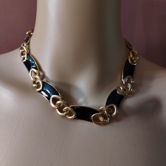 Napier Jewelry - Napier signed women's necklace